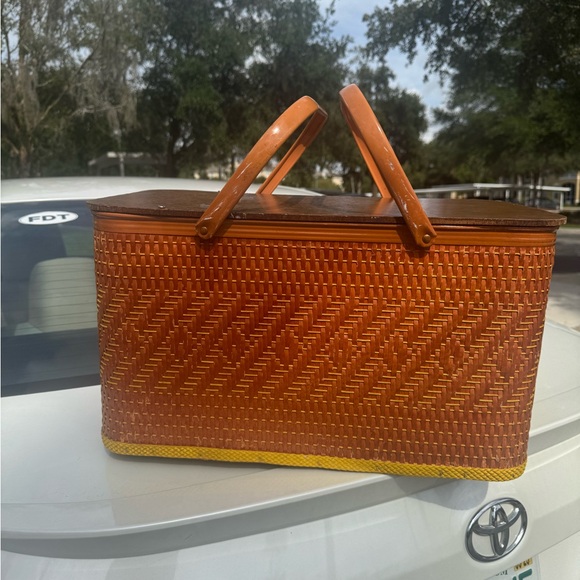 Redmon Picnic Basket  Wood Lid w/ metal Handles MCM - Picture 12 of 15